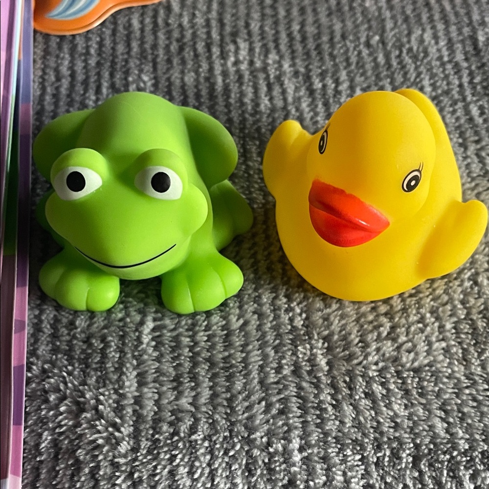 Land of Unicorns Kids Bath Time Toy Set - Picture 8 of 9